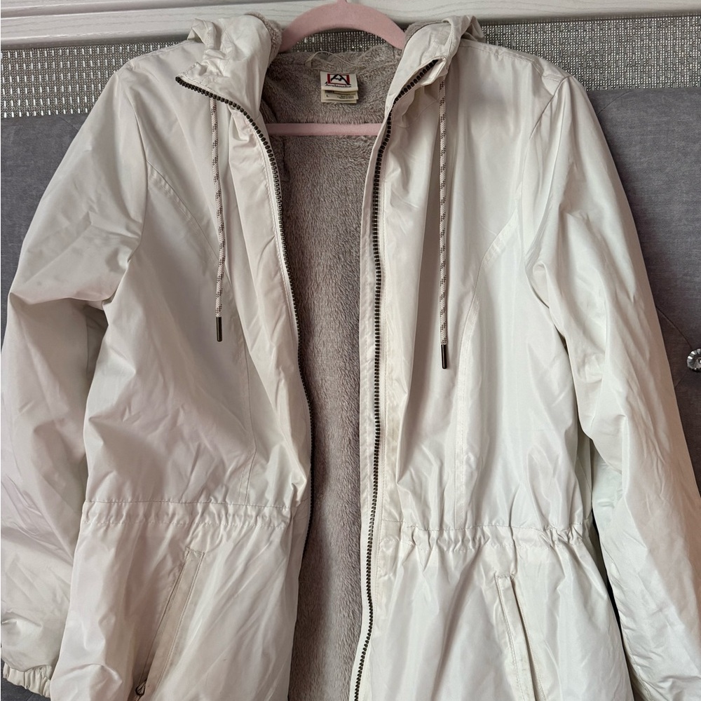 Avalanche Women's Off-White Hooded Ski Jacket
